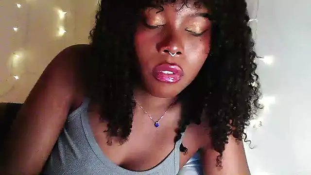 SparklingSoleil's cam snapshot