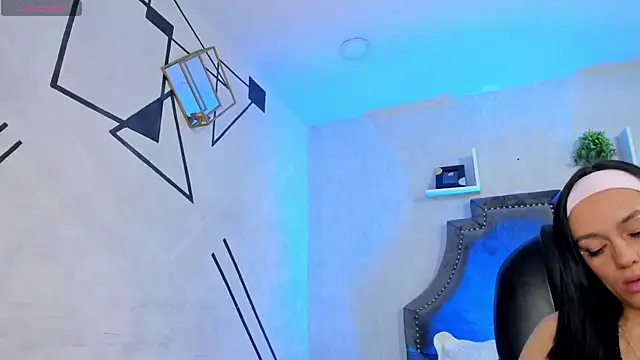 EmiliaRose_'s cam snapshot