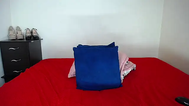 evelyn__salah's cam snapshot