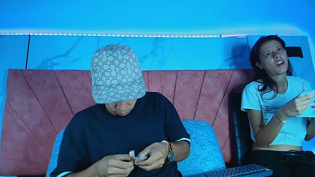 HellAndDante_'s cam snapshot