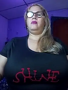 EllisW8 live sex cam