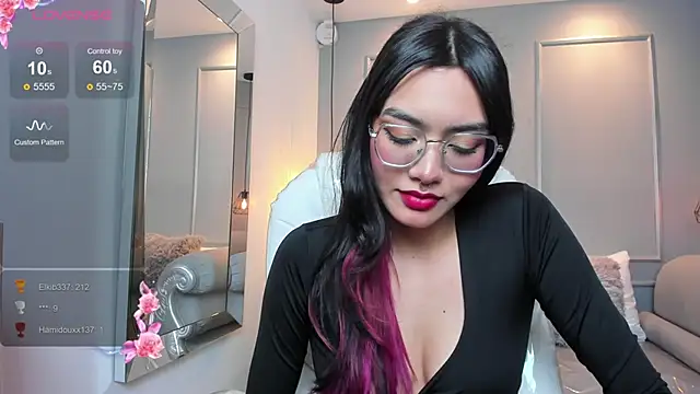 AzuraKindong's cam snapshot