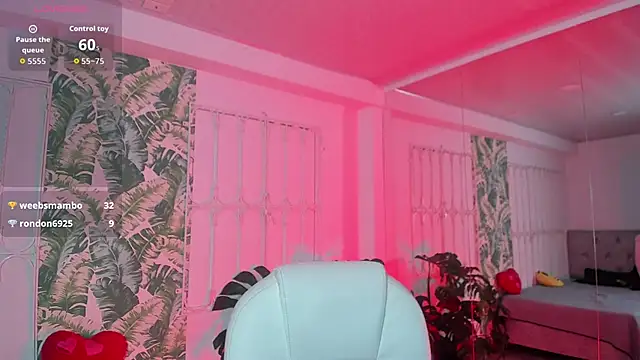 littlee_red's cam snapshot