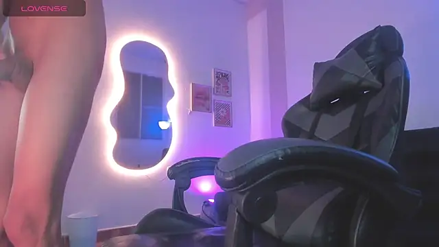 Senpai_Lover live sex cam