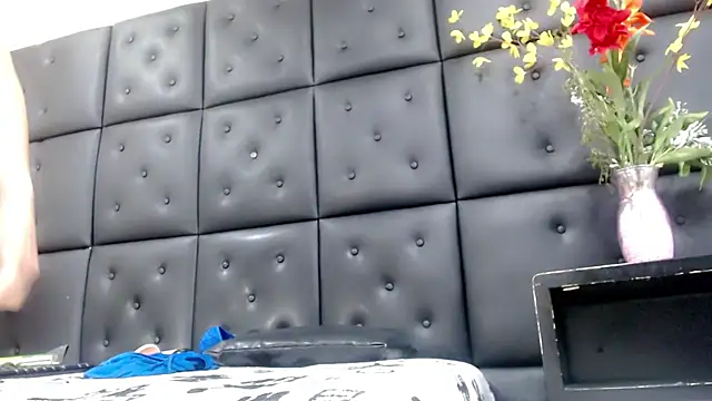 Rousse_Leid's cam snapshot