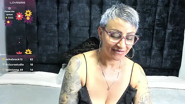 Charlotte__Gray's cam snapshot