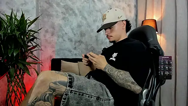 boyc022_'s cam snapshot