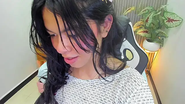 adarna13_'s cam snapshot