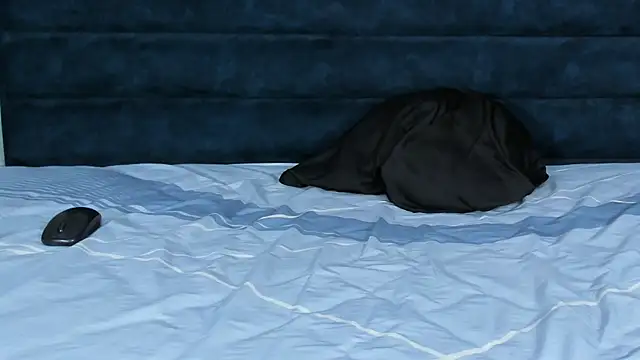 AzulMaverik's cam snapshot