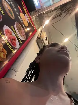 JuanitaMore01's cam snapshot