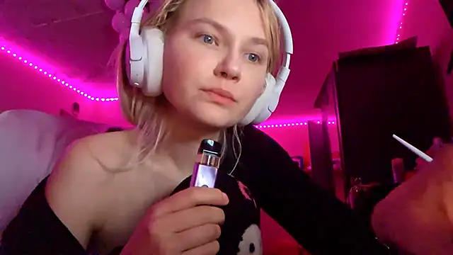 KarinRobertson's cam snapshot