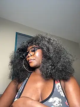 WomanNextdoor1's cam snapshot