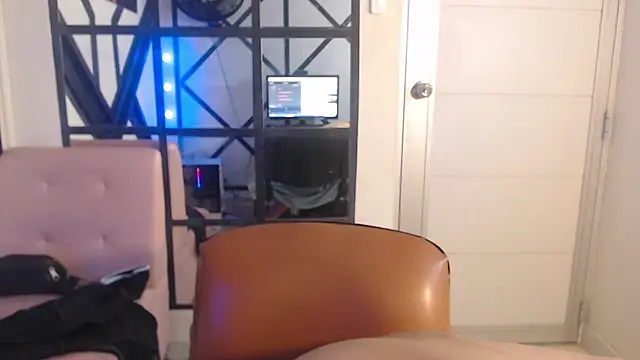 emily_rz1's cam snapshot