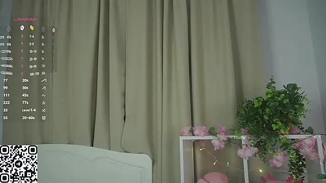 FluffKitty's cam snapshot