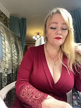 Sweet-blonde live sex cam