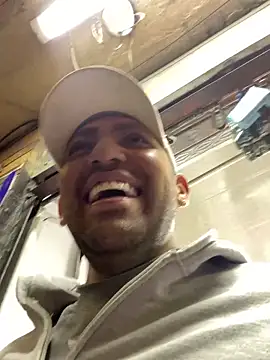 JuanZapata33 live sex cam