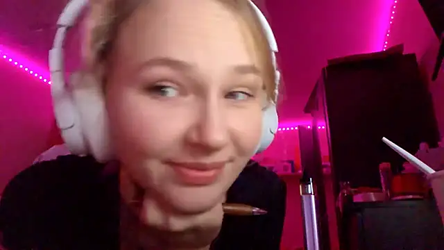 KarinRobertson's cam snapshot