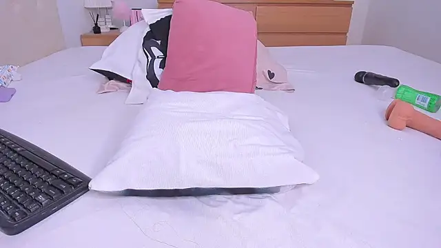 OpulentDesire's cam snapshot