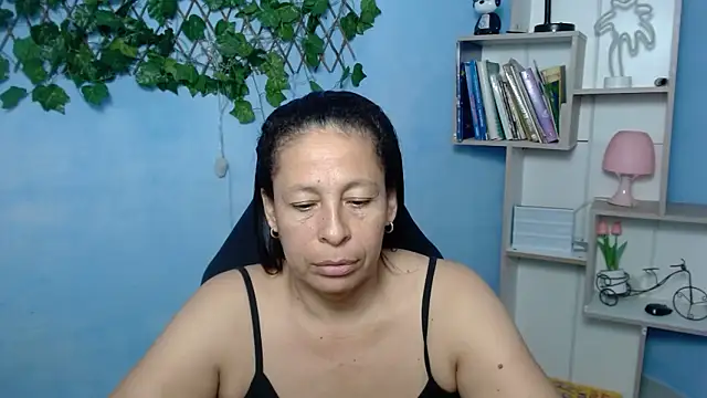 mature_martina's cam snapshot