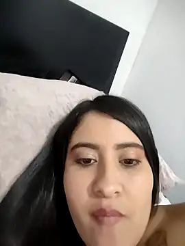 mialorents's cam snapshot