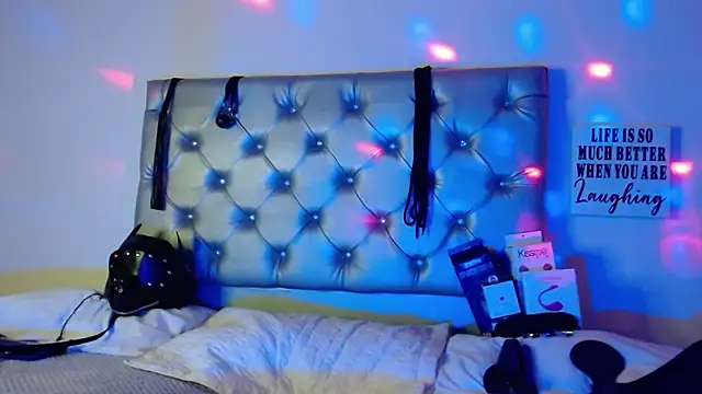 gisell_taylor18's cam snapshot