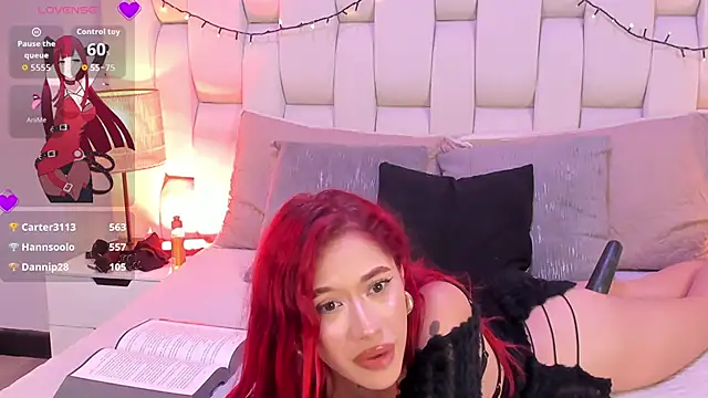 SkinnyFoxy live sex cam