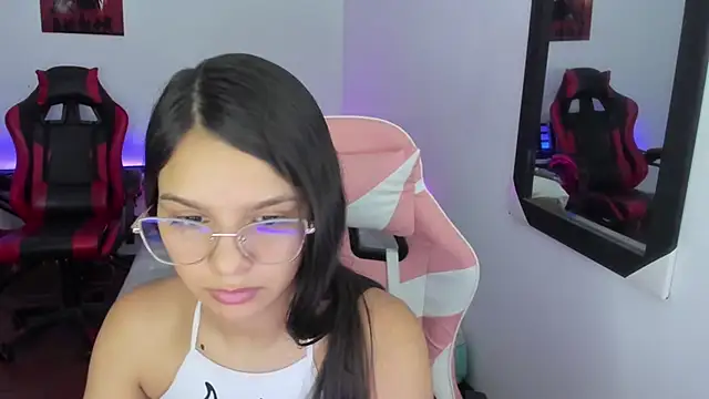 jessi_and_boy's cam snapshot