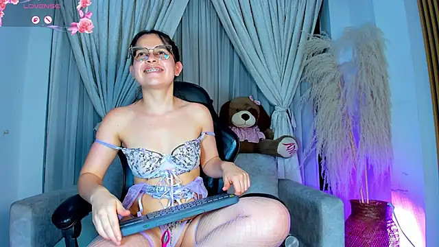 alejagarcia_'s cam snapshot