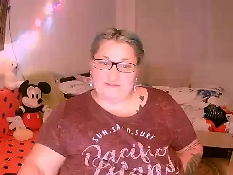 BlondyBigBoobs's cam snapshot