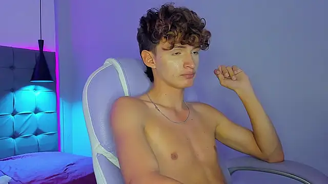 NicolasFerrer18 live sex cam