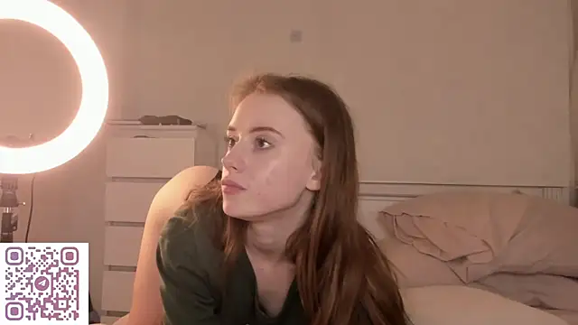 AmyForYouu's cam snapshot