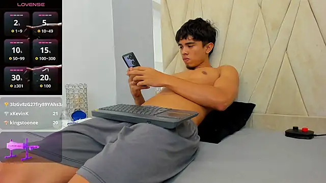 Ashton__Montana live sex cam