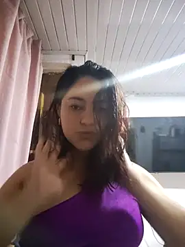 honeywhisper69 live sex cam