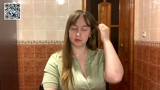 MaroonMoon_'s cam snapshot