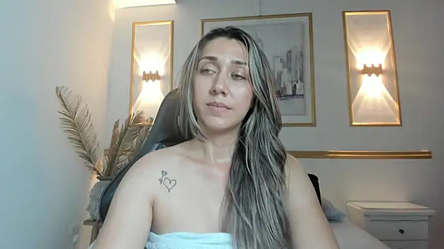 karlyy_'s cam snapshot