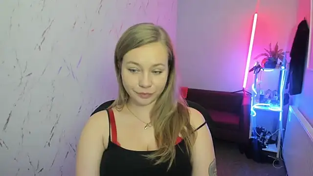 holly_xglam's cam snapshot