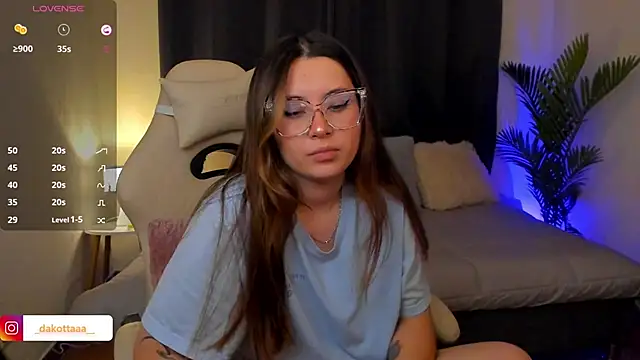 dakottaa_'s cam snapshot
