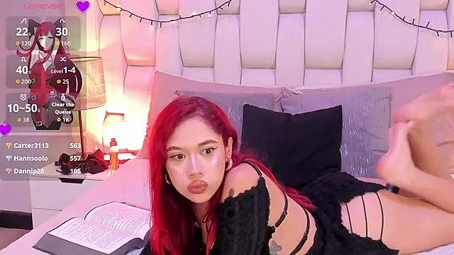 SkinnyFoxy's cam snapshot