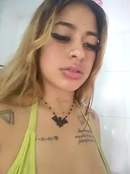 amy_nicolee's cam snapshot