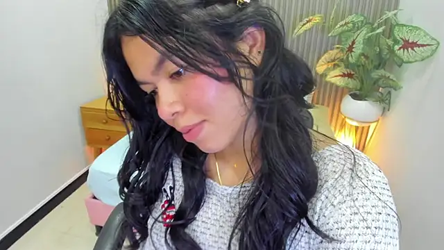 adarna13_'s cam snapshot