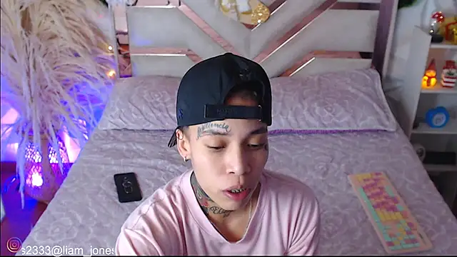 Jonesliam23 live sex cam