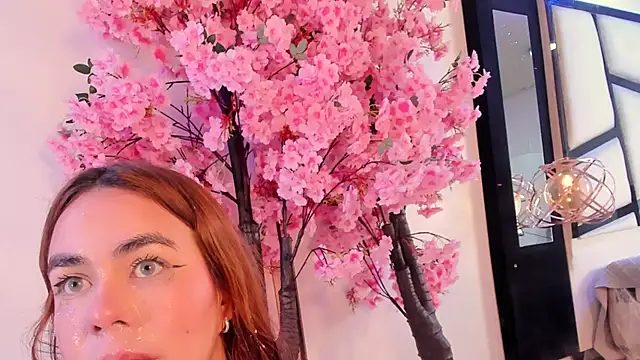 TessaCooper1's cam snapshot