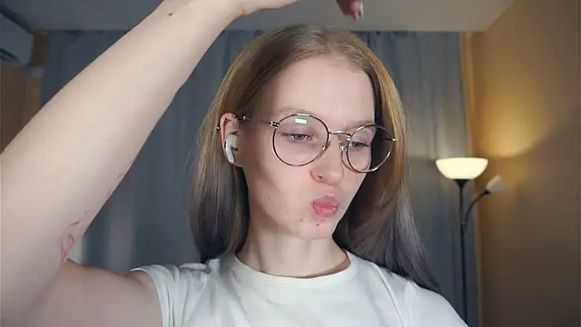 ToyaPletz live sex cam