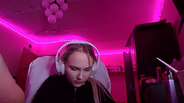 KarinRobertson live sex cam