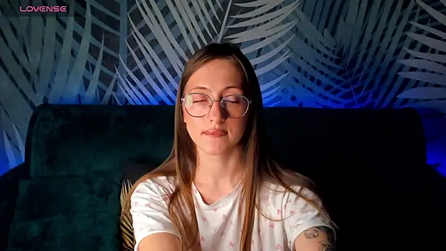 ChristyCrayme's cam snapshot