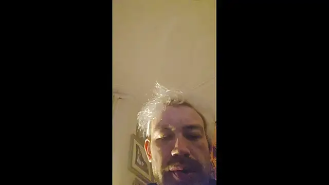 Aquaca1910 live sex cam