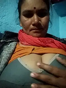 Chinki_pande's cam snapshot