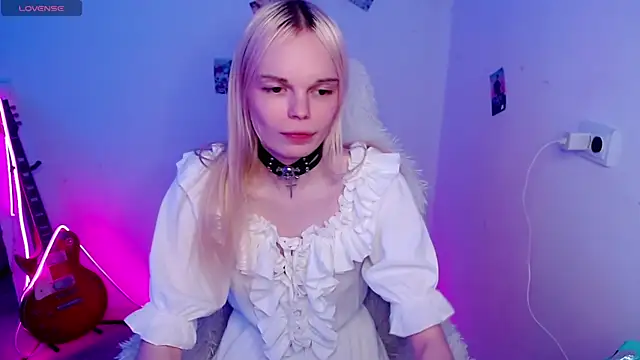 Emily_Nyaffee live sex cam