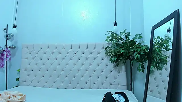 Victoria_Coleman's cam snapshot