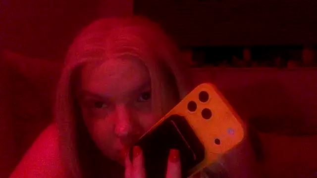 Dolaa11's cam snapshot